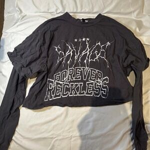 Long sleeve cropped tee